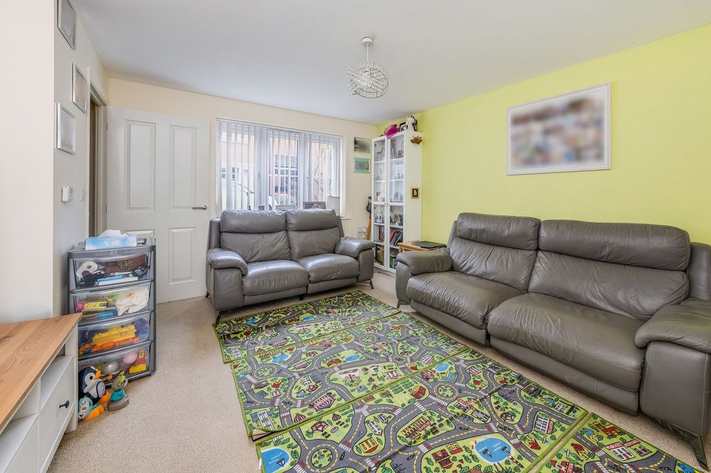 Property photo 2 of 13