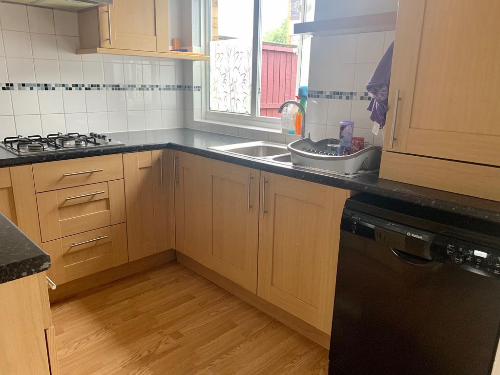 Property photo 3 of 5 Kitchen