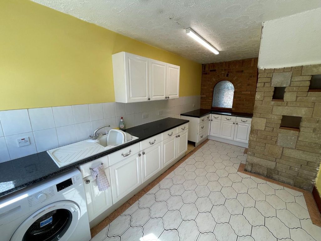 Property photo 3 of 25 14.Jpg