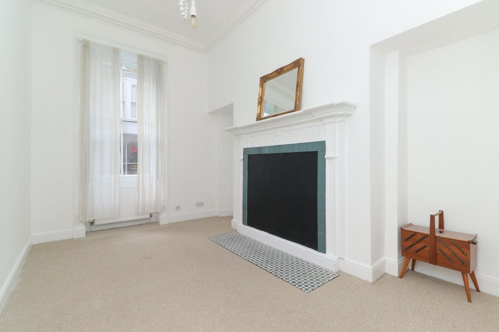 Property photo 2 of 7 Picture 2