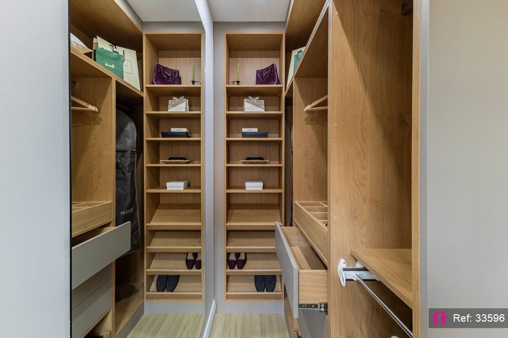 Property photo 3 of 35