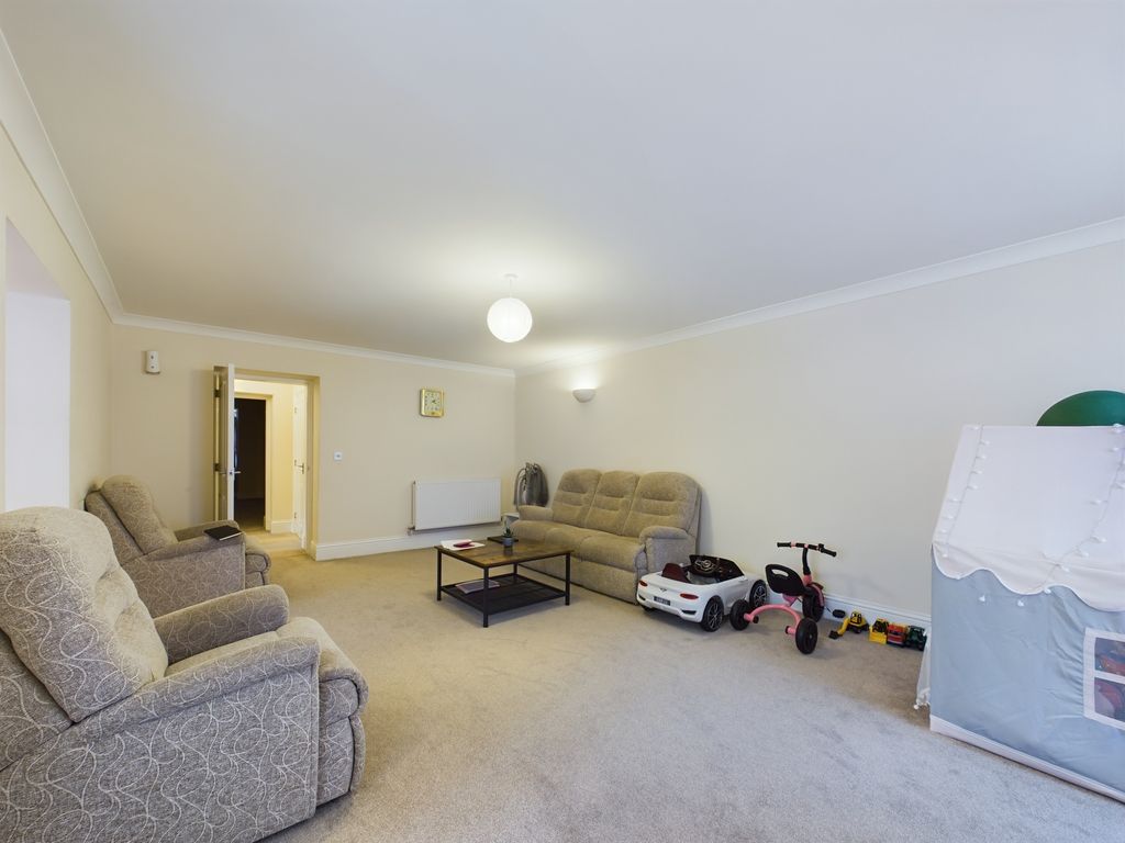 Property photo 2 of 9 Lounge