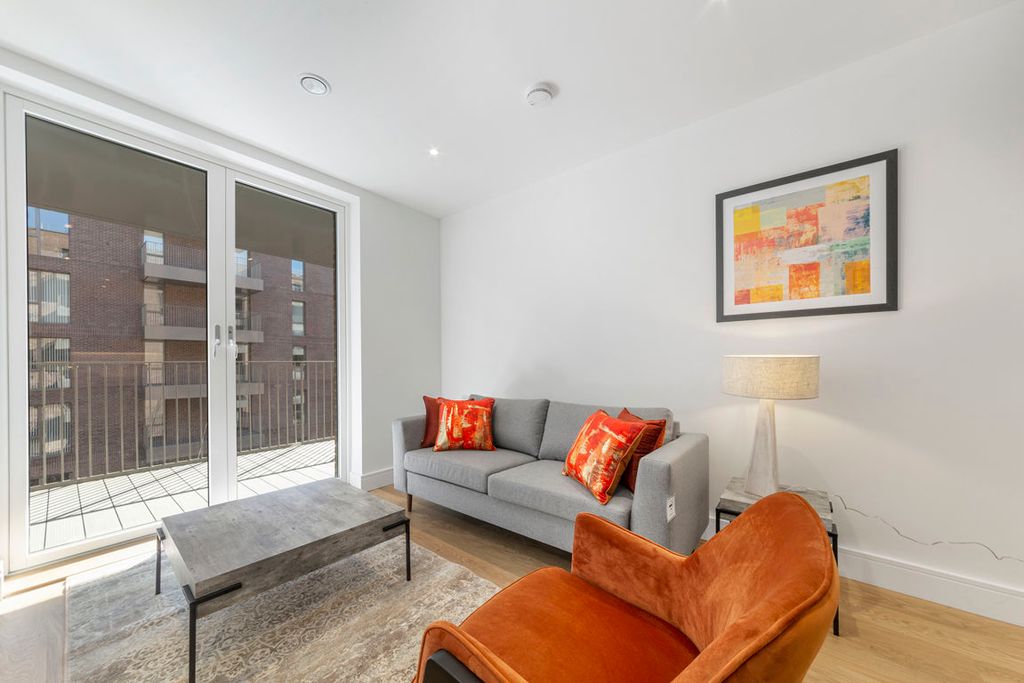 Property photo 3 of 18