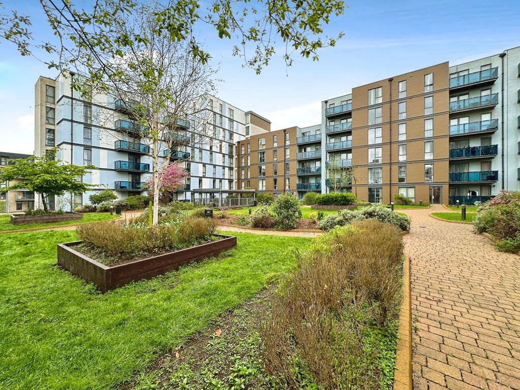 Property photo 2 of 12 Communal Garden