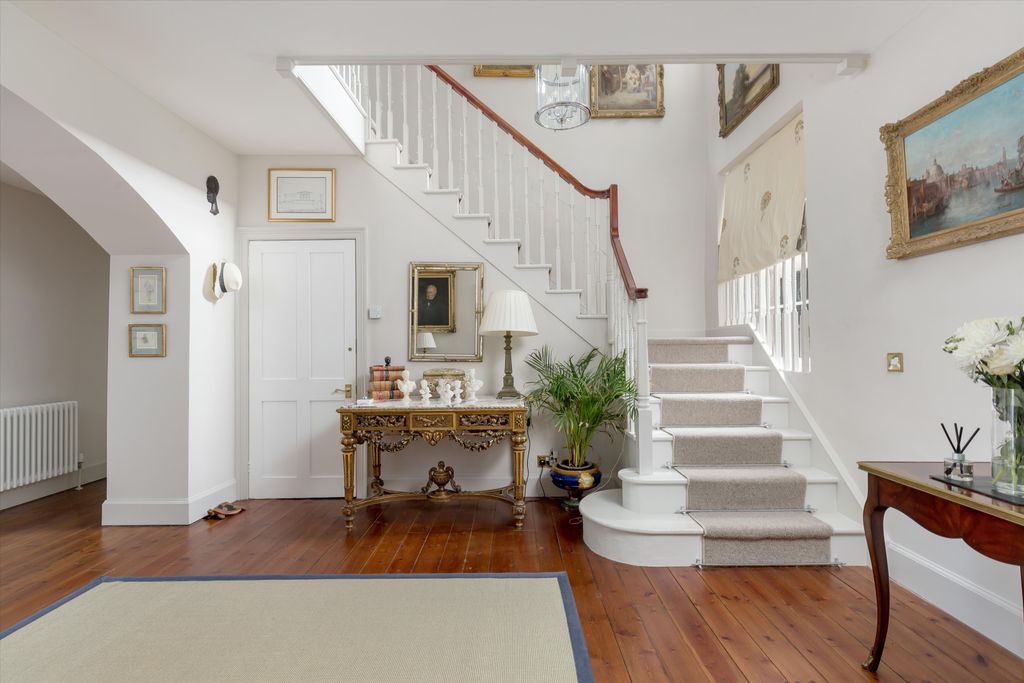 Property photo 3 of 28 Image