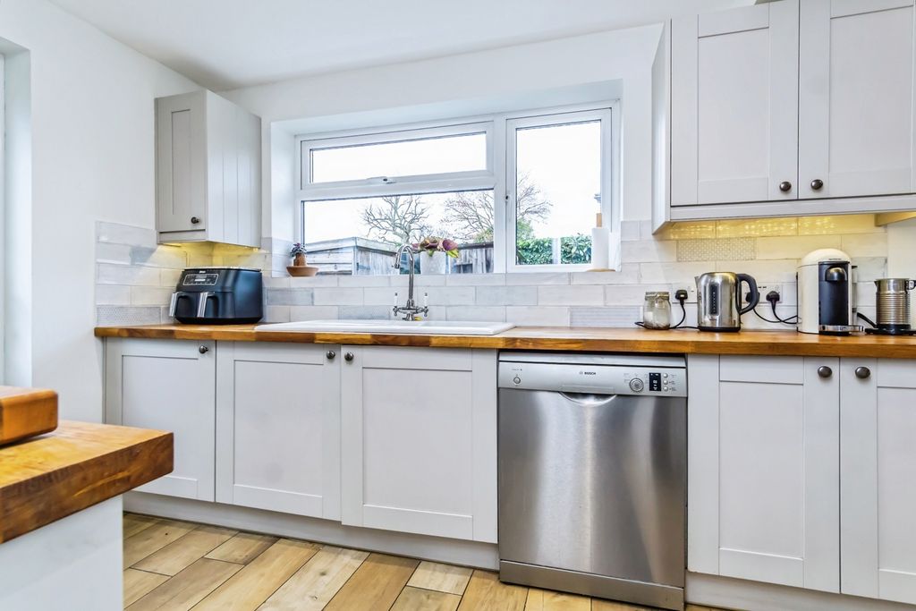 Property photo 3 of 16 Pbox-Img.Jpg