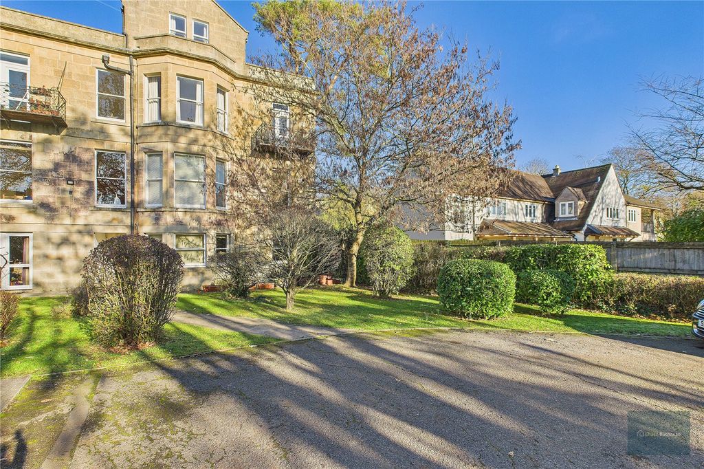 Property photo 2 of 16 Picture No. 12