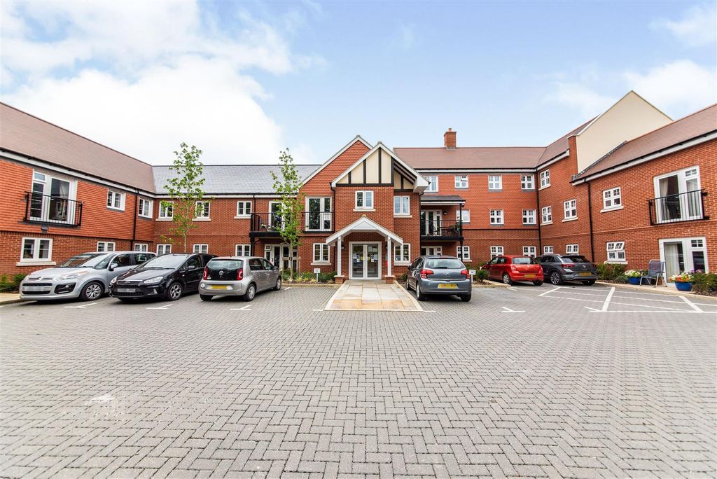 Property photo 1 of 11 35Ea7B0A-7F5A-48c9-869E-Ecb09E7F93F8.Jpg