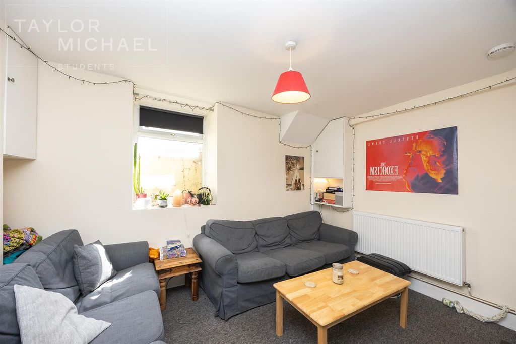 Property photo 2 of 14 Living Room