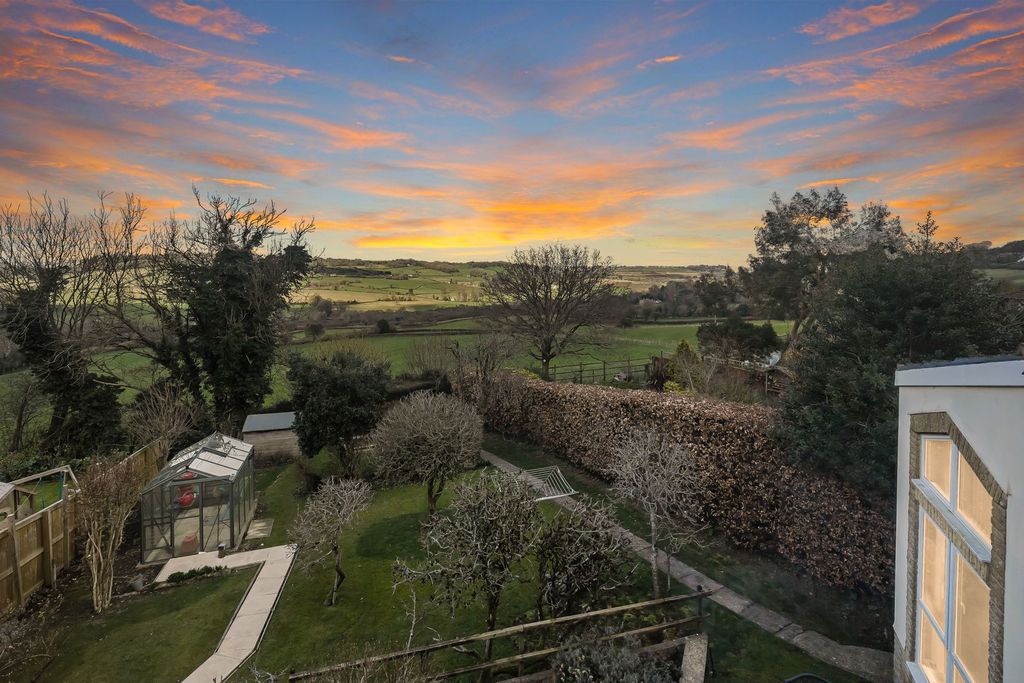 Property photo 3 of 23