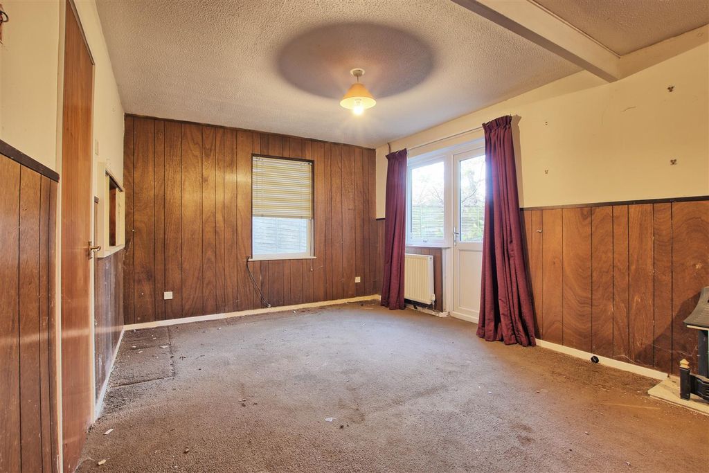 Property photo 3 of 10 Dining Area.Jpg