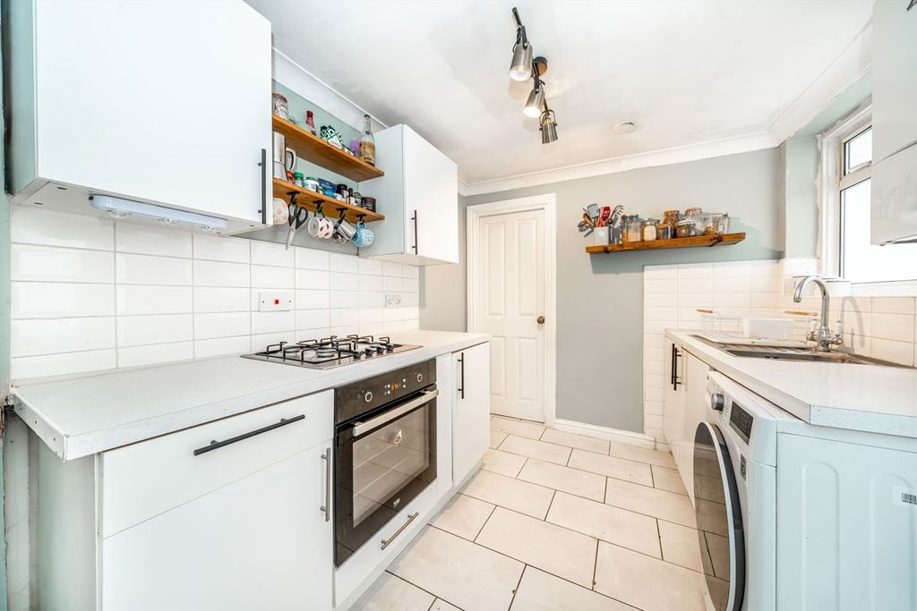 Property photo 3 of 5