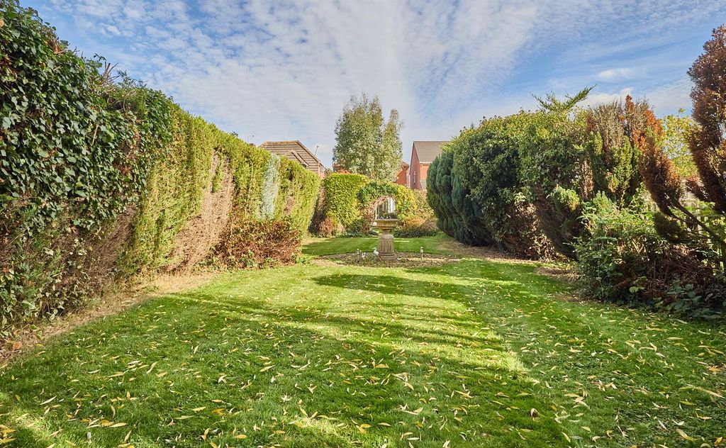 Property photo 2 of 27 Stapleton Lane_15.Jpg