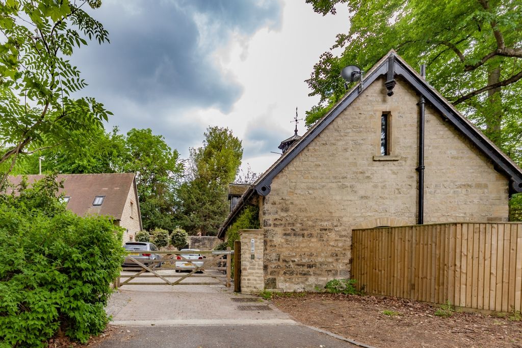 Property photo 1 of 9 93849