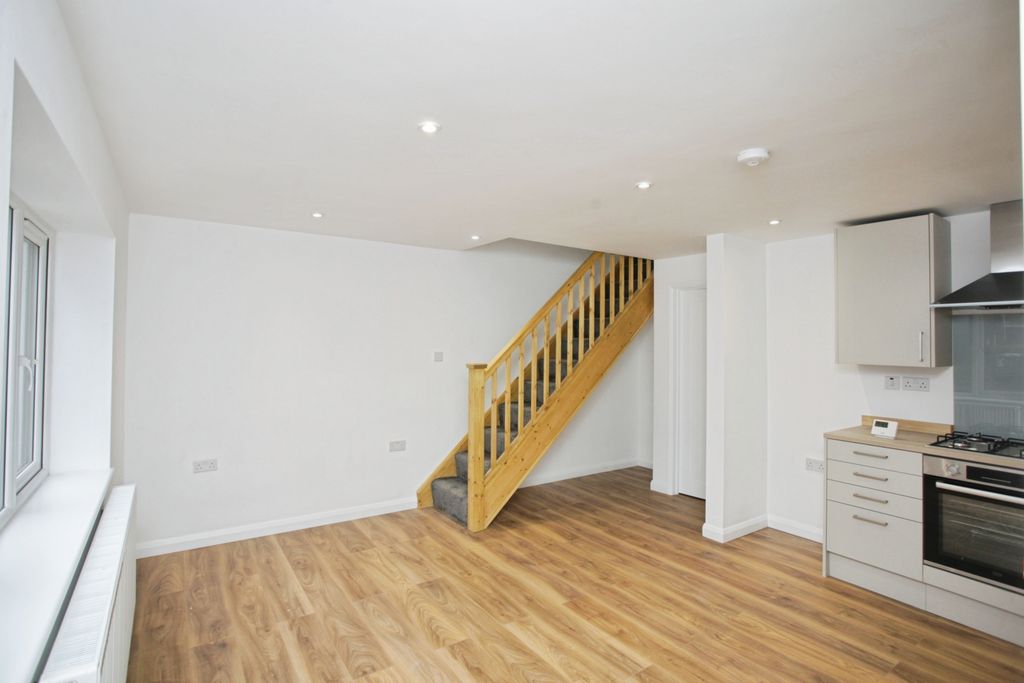 Property photo 3 of 15 Kitchen/Diner