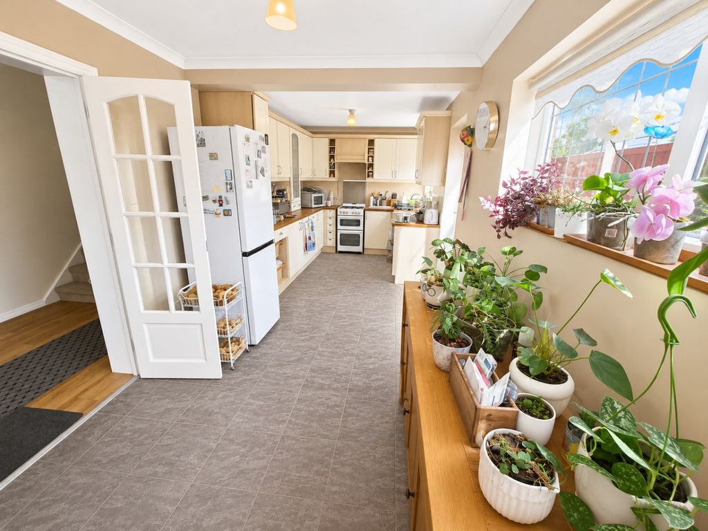 Property photo 3 of 17 5379692