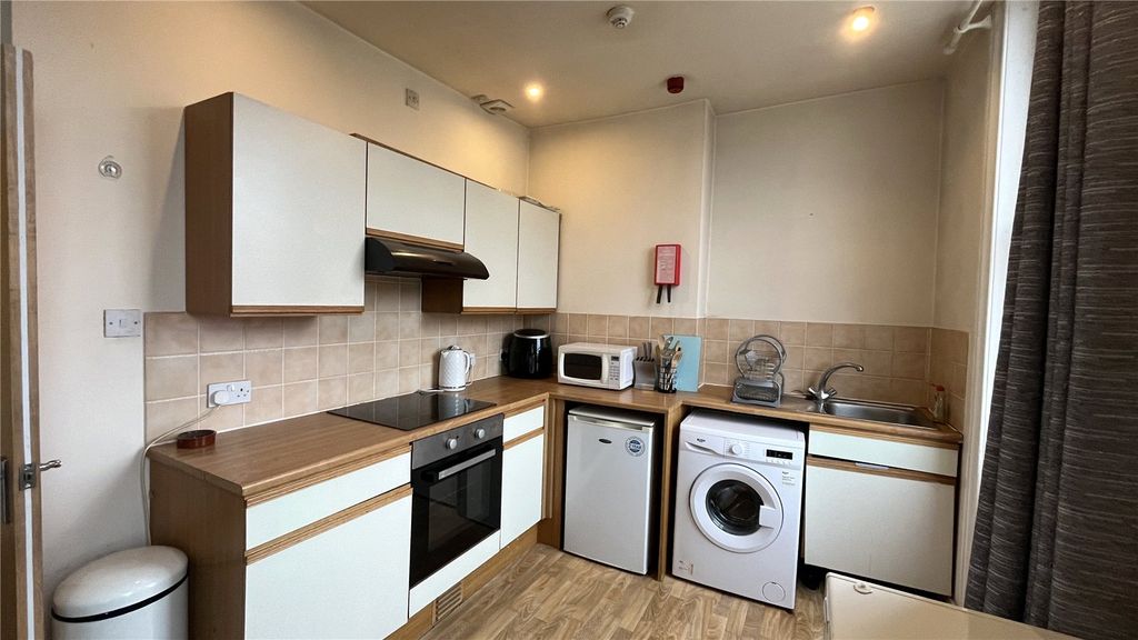 Property photo 3 of 7 Picture No. 06