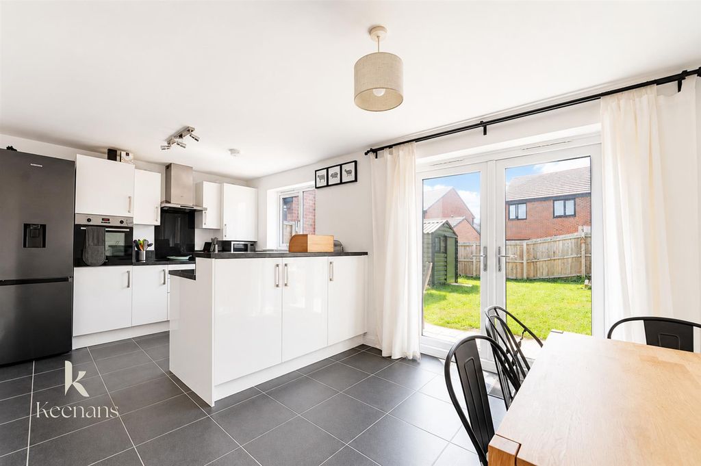 Property photo 1 of 23 16-07.Jpg