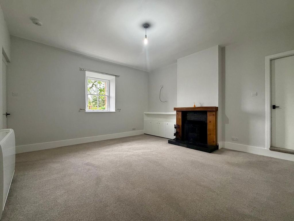 Property photo 2 of 25 Living Room
