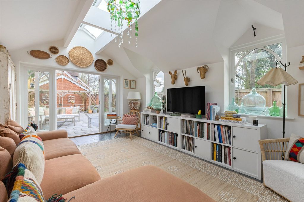 Property photo 3 of 12 Garden Room