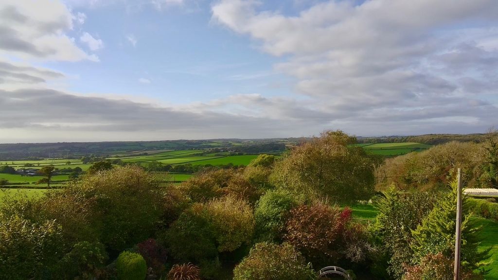 Property photo 3 of 34