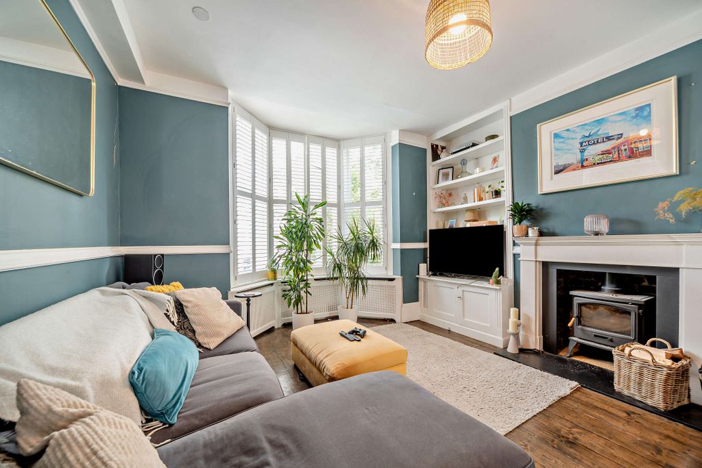 Property photo 1 of 23 8701645-Interior08-800