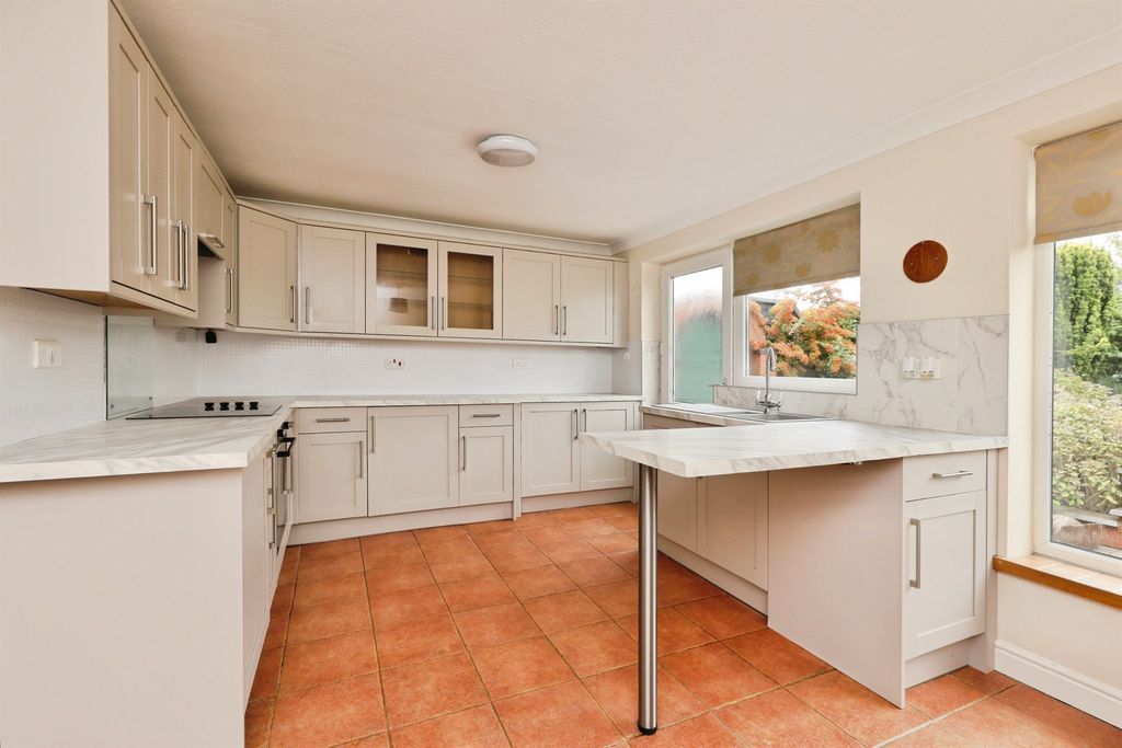 Property photo 2 of 16