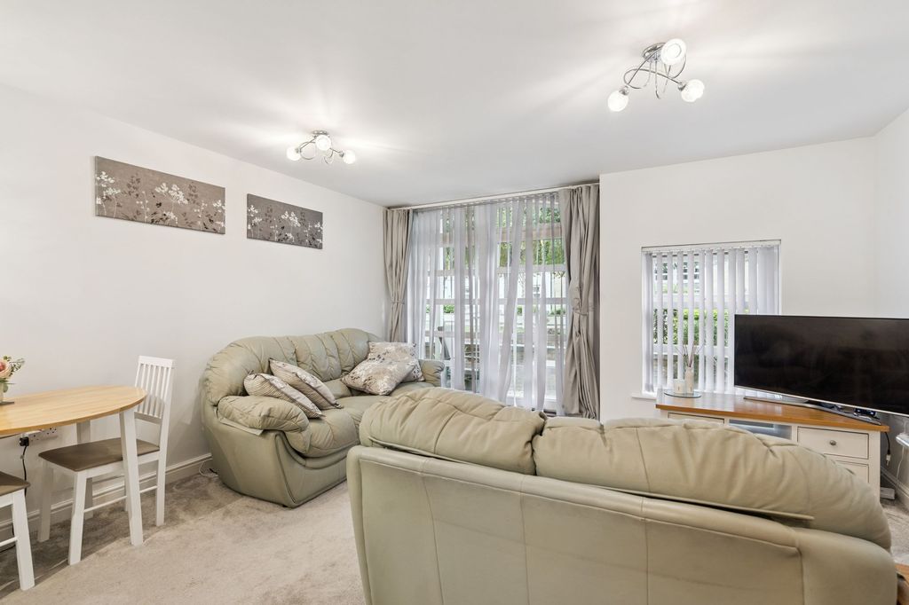 Property photo 2 of 10 Reception (3)