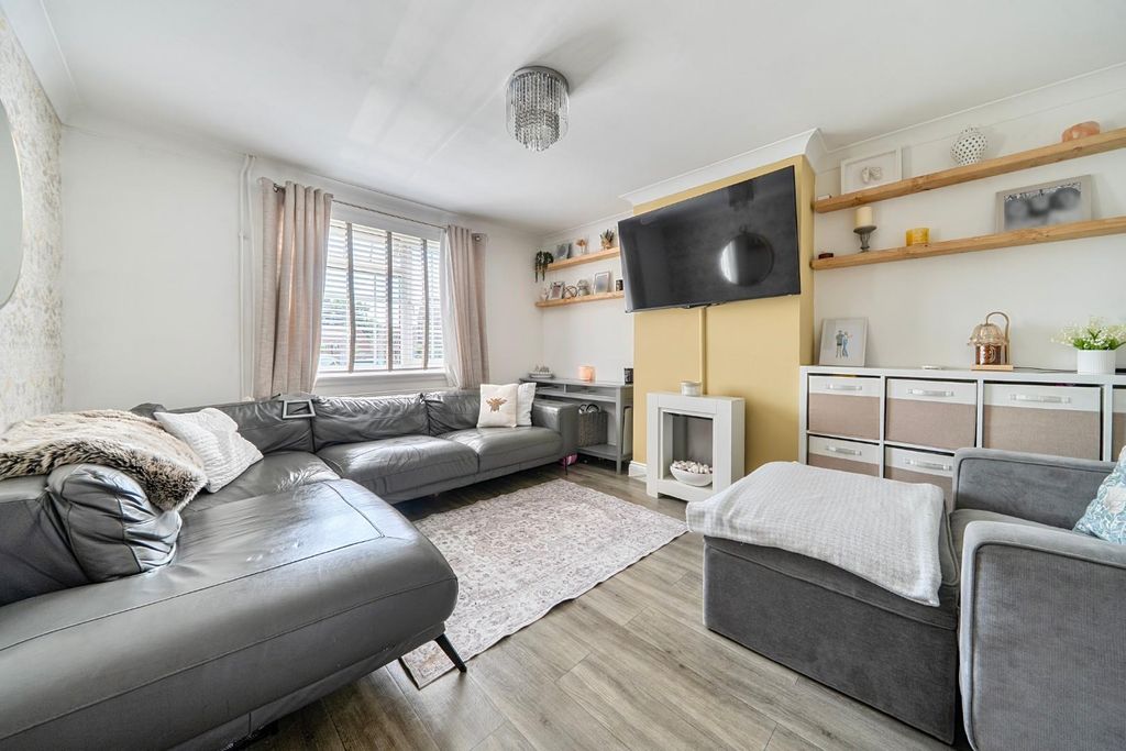 Property photo 3 of 12 1-6A39506Ec001d-1480175-7-6A3919E832356-1.Jpg