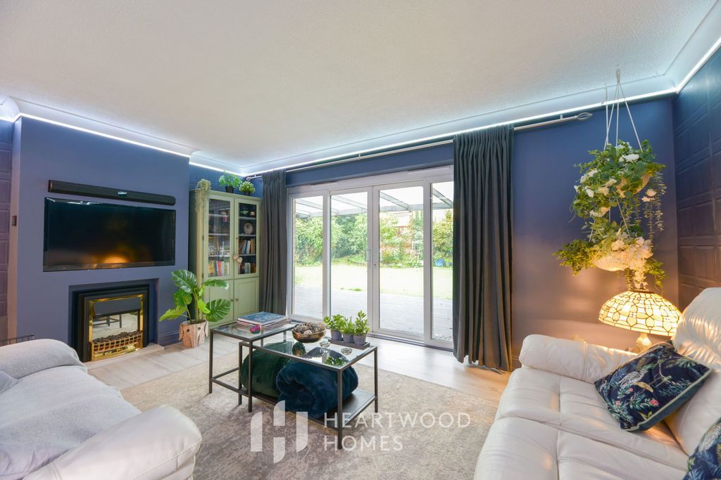 Property photo 2 of 24