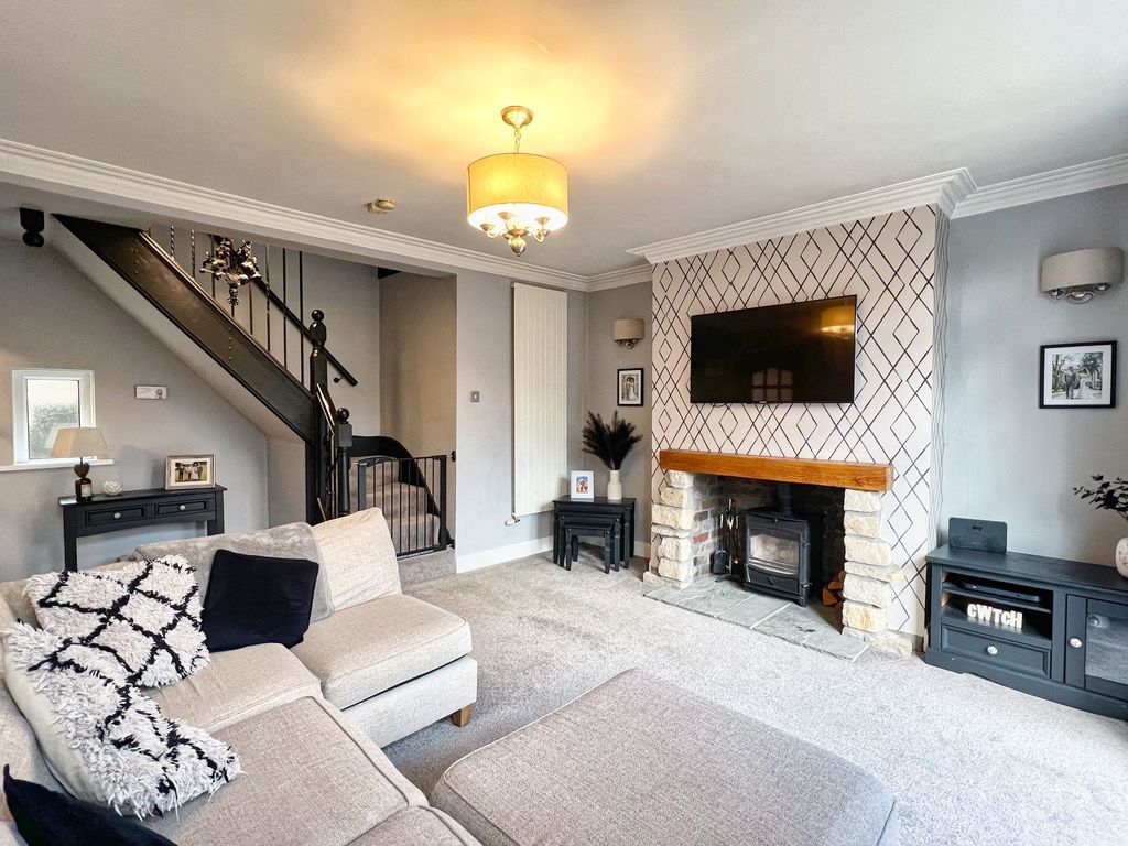 Property photo 2 of 32