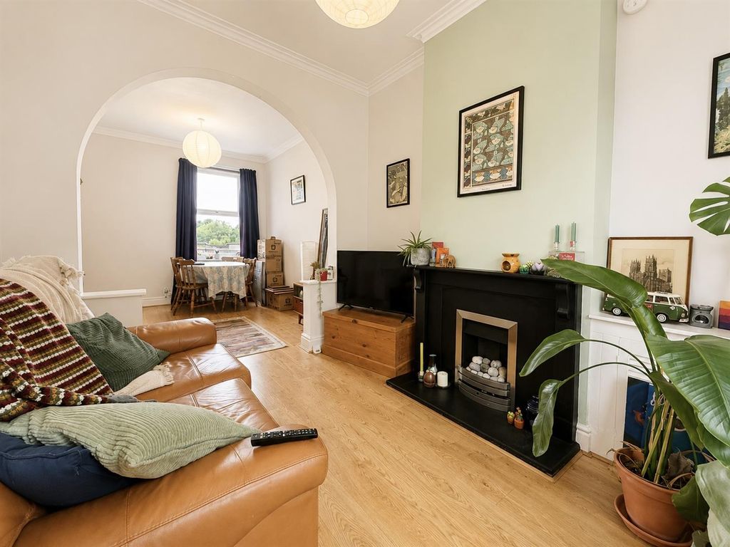 Property photo 3 of 13