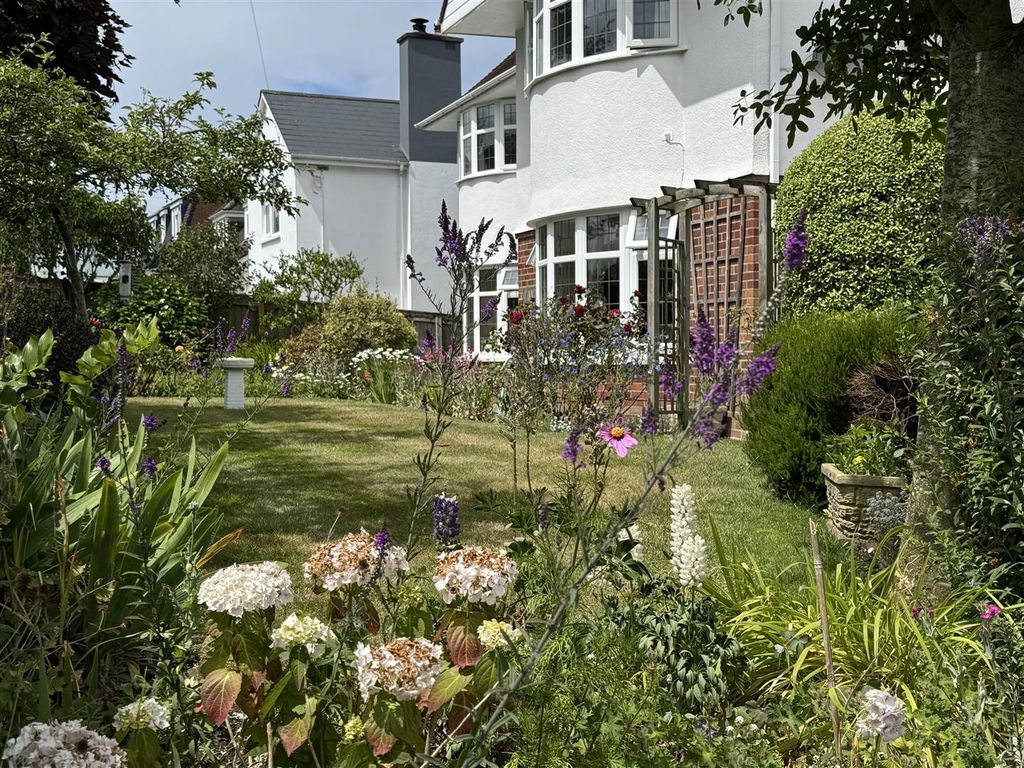Property photo 2 of 24 Tempimage86v9Cr.Jpg
