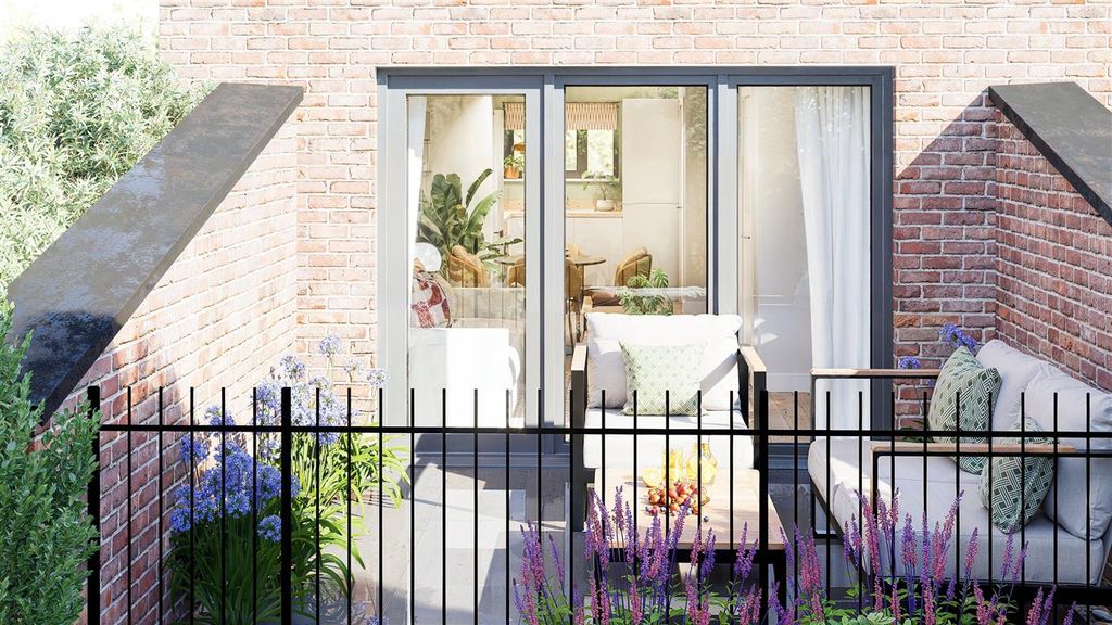 Property photo 2 of 13