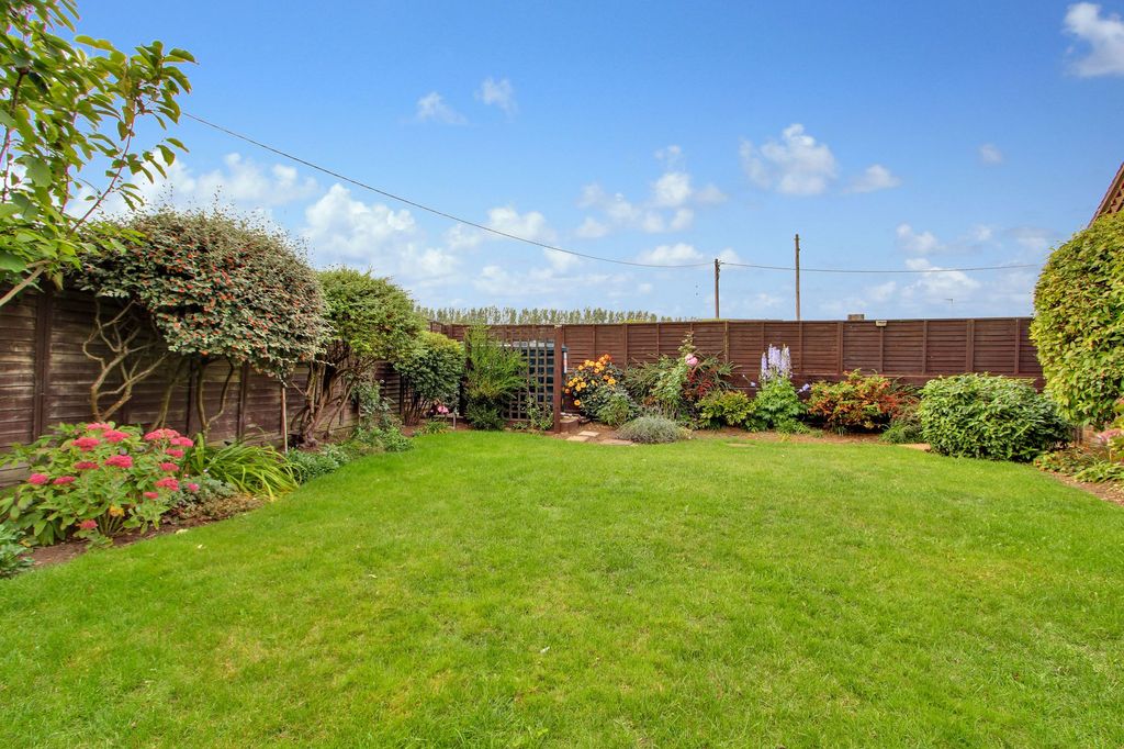 Property photo 2 of 34