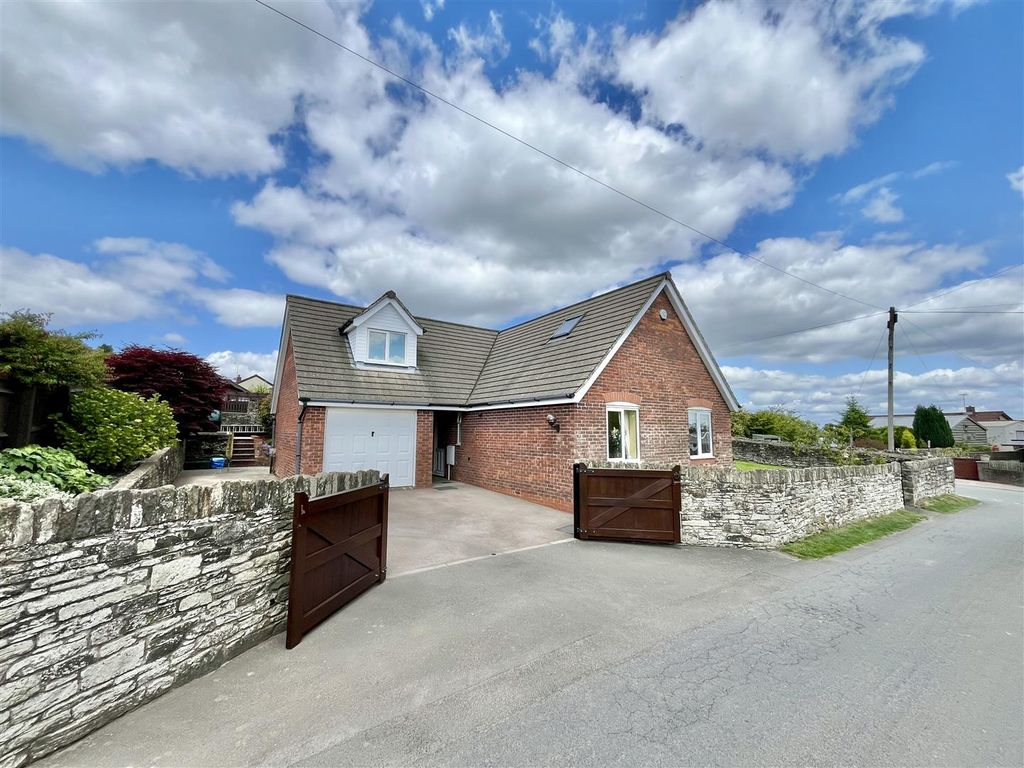 Property photo 1 of 43