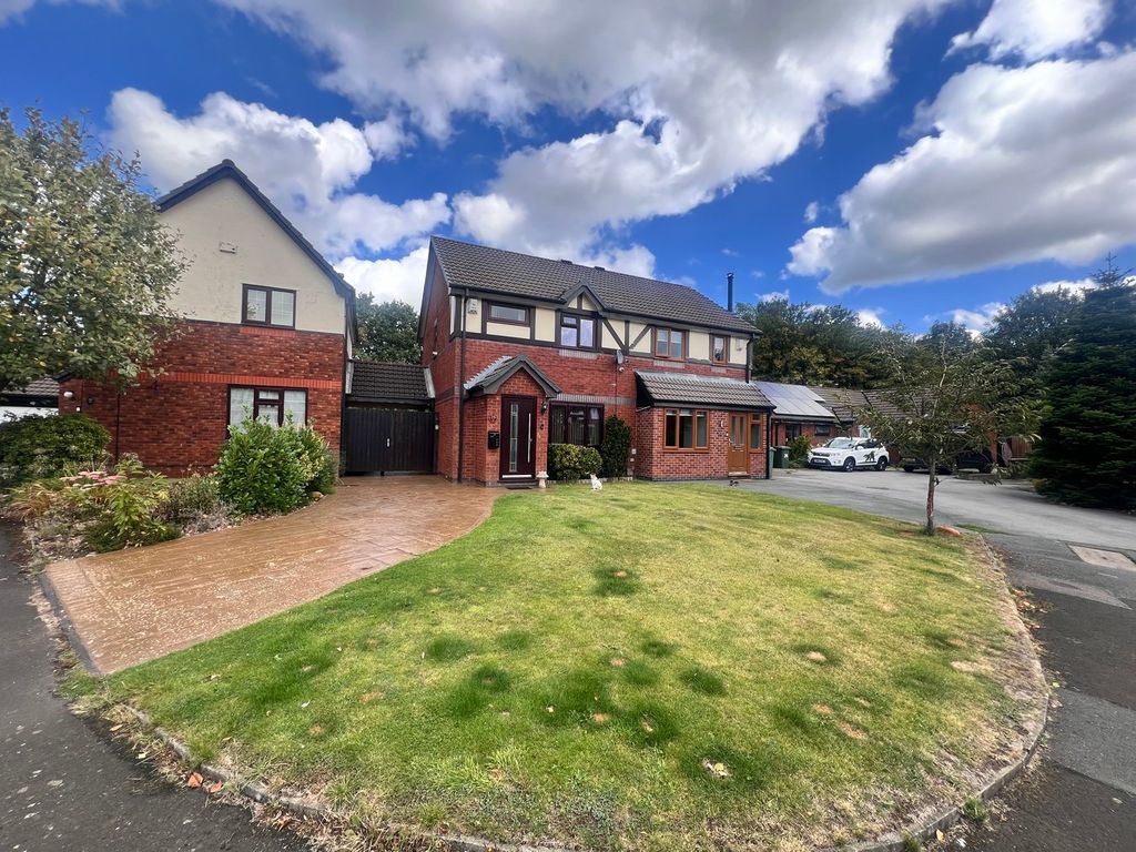 Property photo 1 of 32