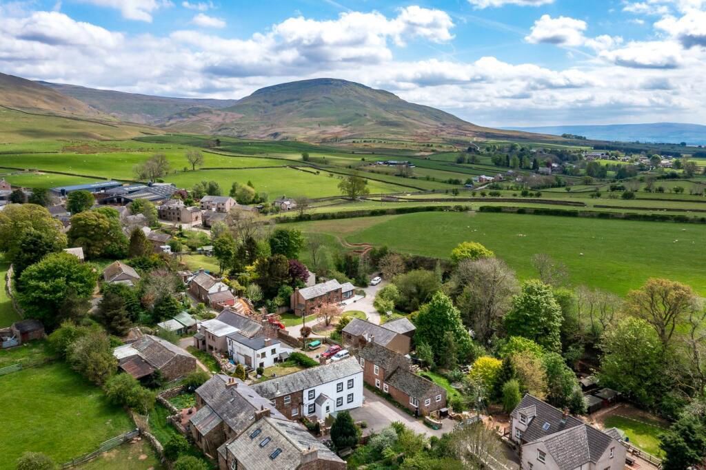 Property photo 1 of 39