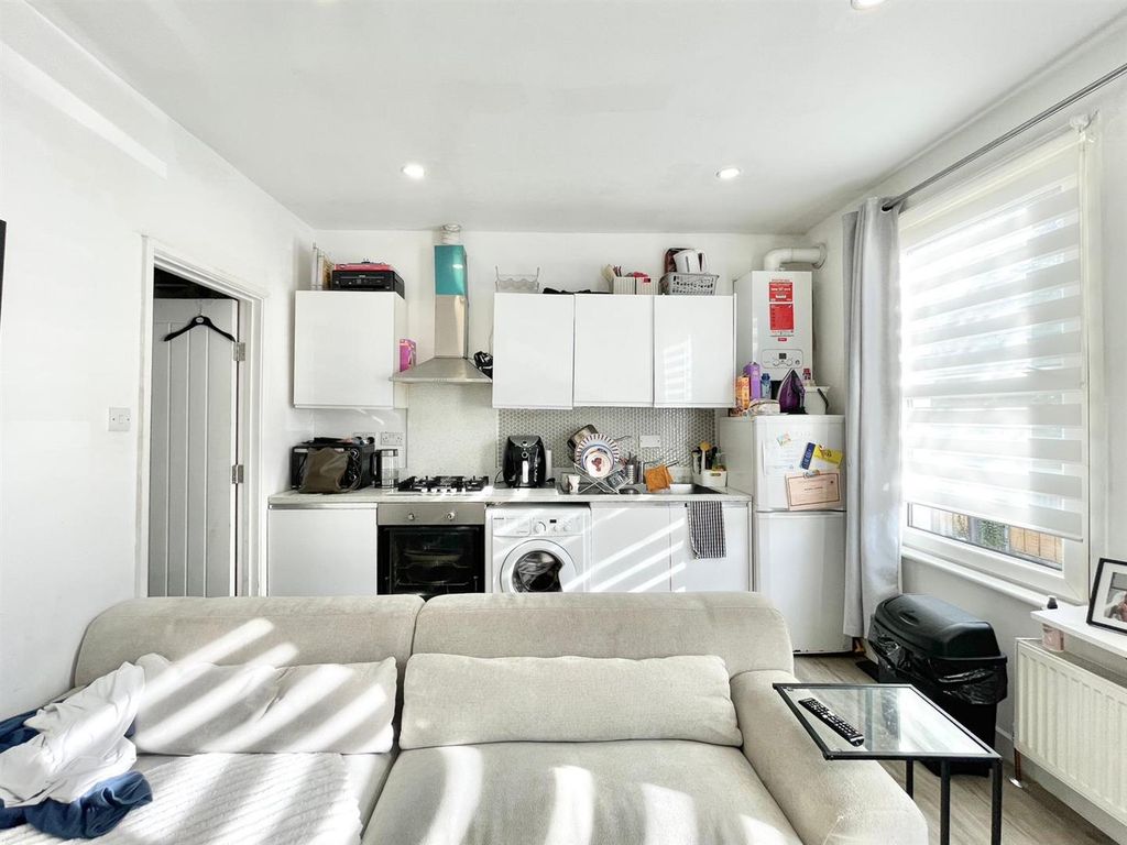 Property photo 2 of 5 Open Plan Kitchen.Jpeg