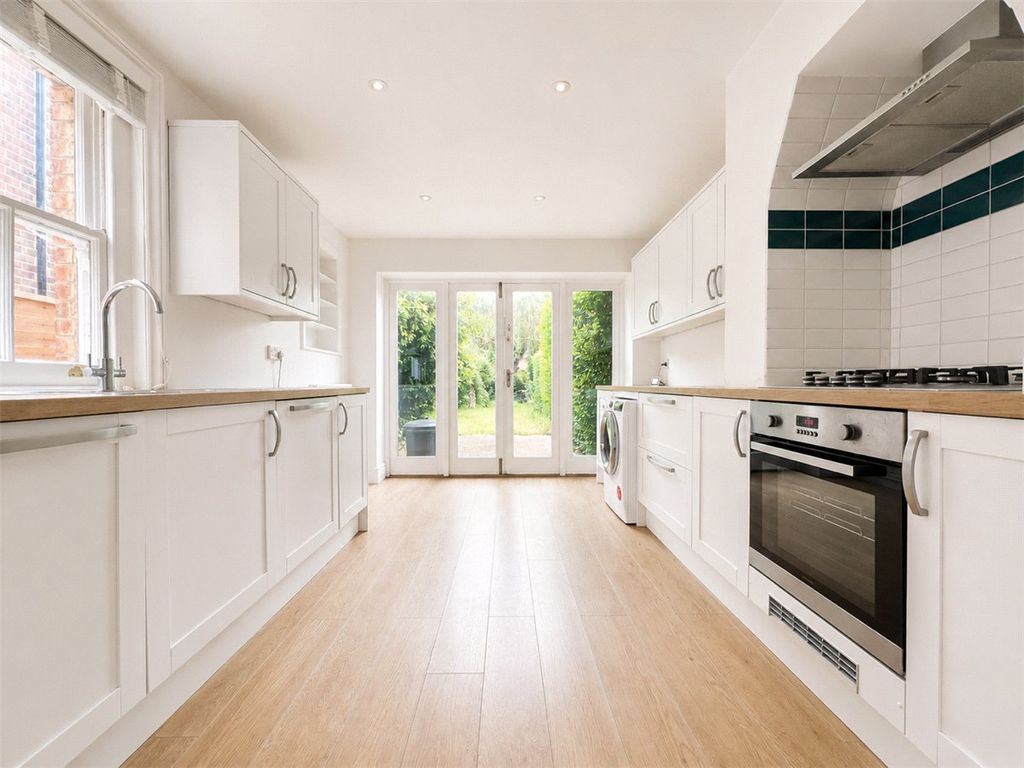 Property photo 3 of 11 Picture No. 37