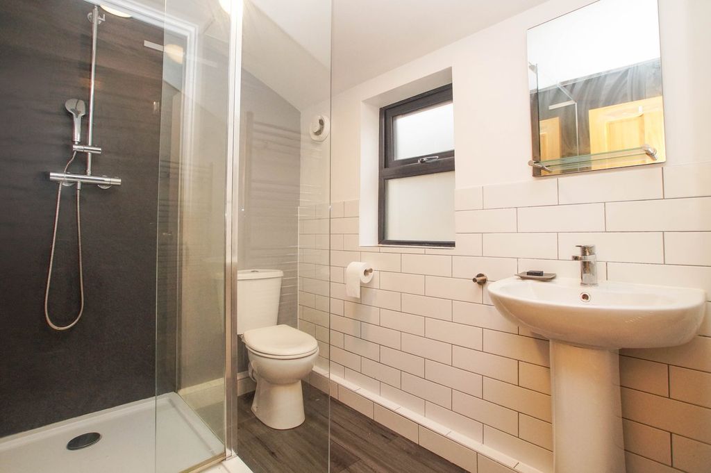 Property photo 3 of 13 Shower Room