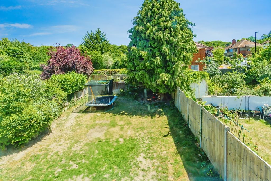 Property photo 3 of 19 Photo