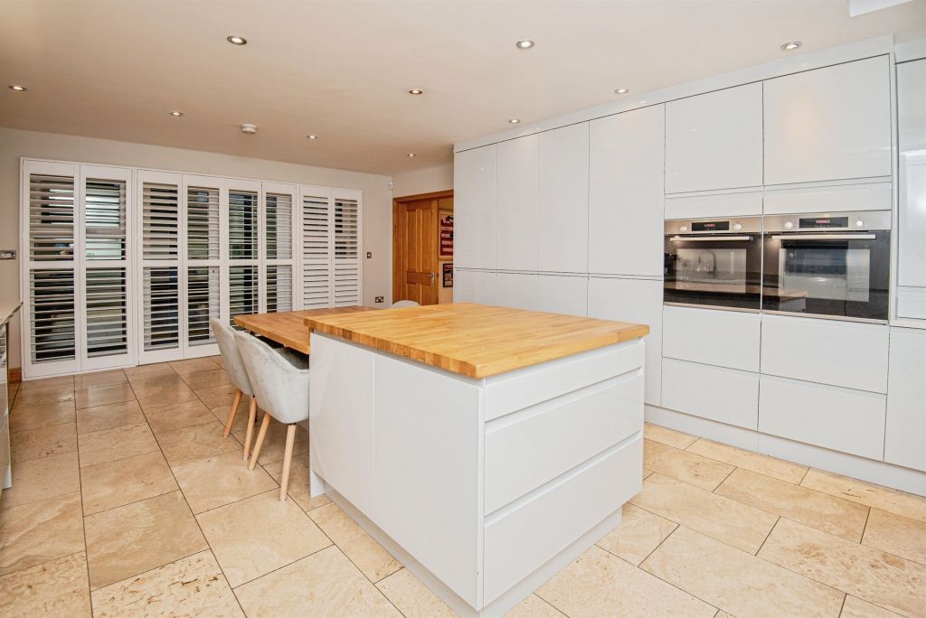 Property photo 3 of 25