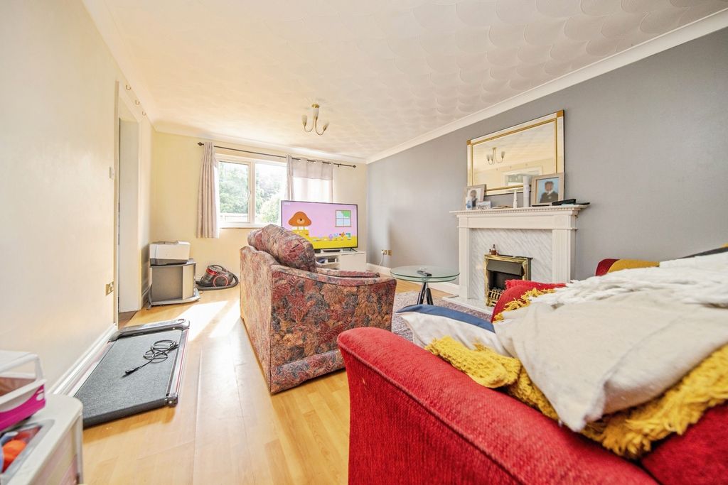 Property photo 3 of 11 Pbox-Img.Jpg
