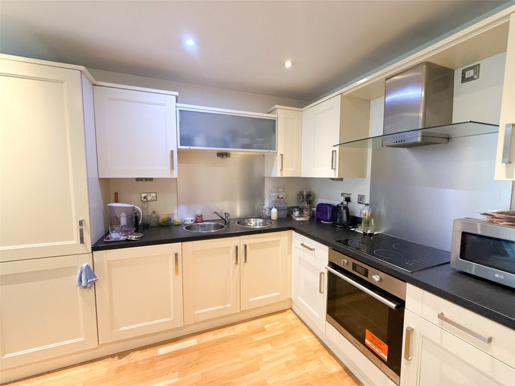 Property photo 2 of 14 Kitchen