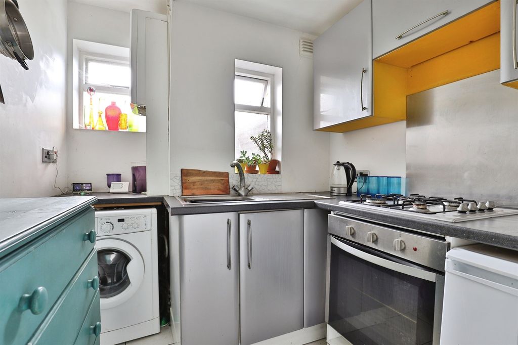 Property photo 3 of 17