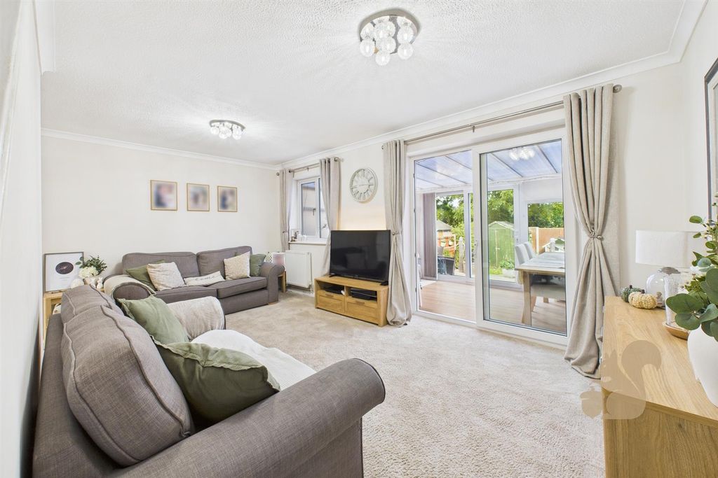 Property photo 3 of 18 Living Room