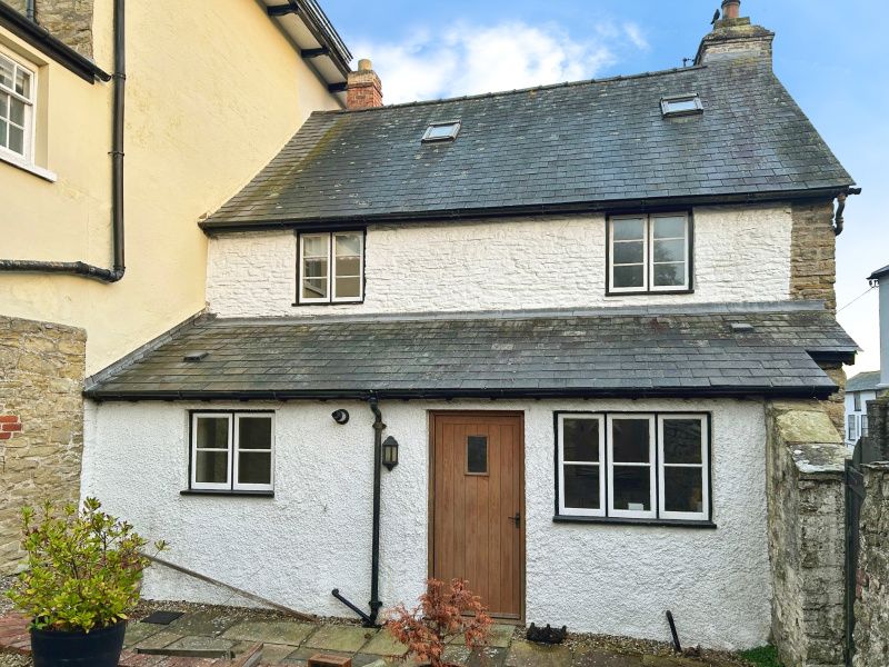 Property photo 2 of 11 Period Townhouse