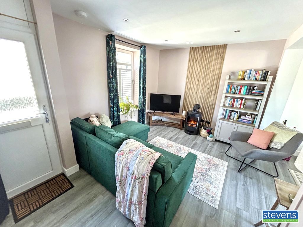 Property photo 2 of 16 Image00014_Blurred (6)