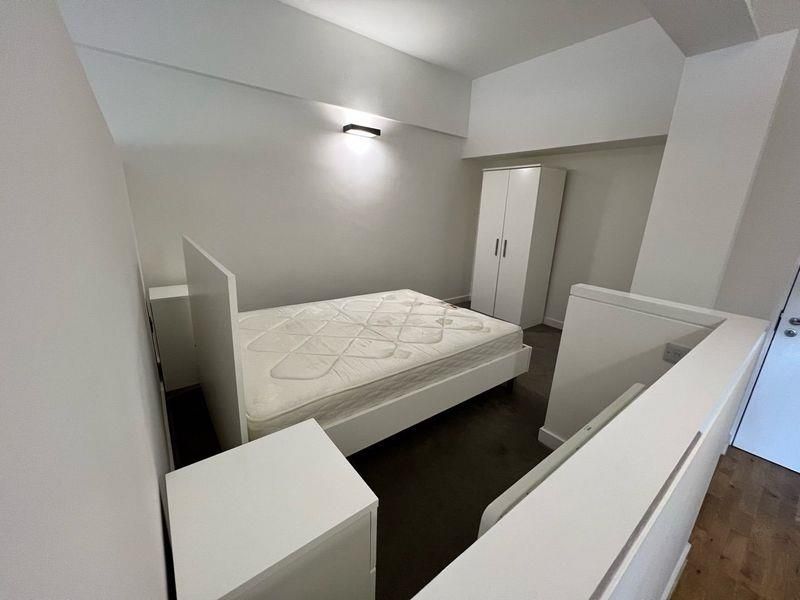 Property photo 1 of 5 Bedroom.Jpg